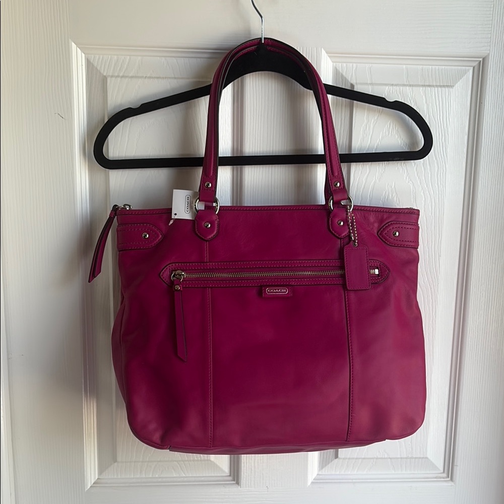 NWT Coach Daisy Magenta Leather Tote Bag with Structured Design Silver Hardware